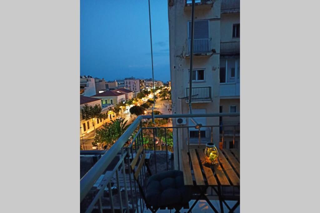 Apartamento Blue Tourmaline Downtown Flat Kalamata Exterior foto